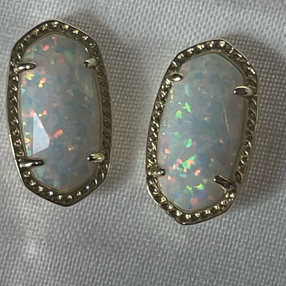 Kendra Scott White Kyocera Opal Ellie Studs in gold